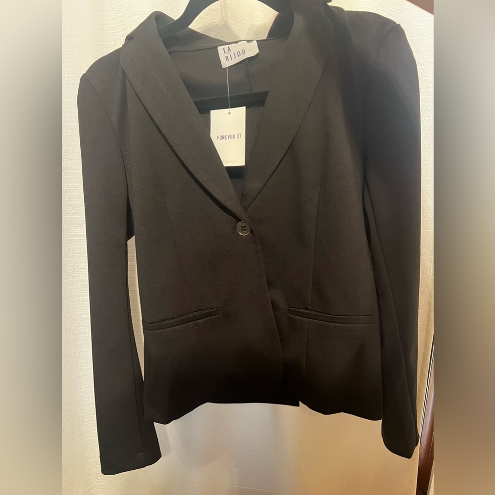 BLACK BLAZER